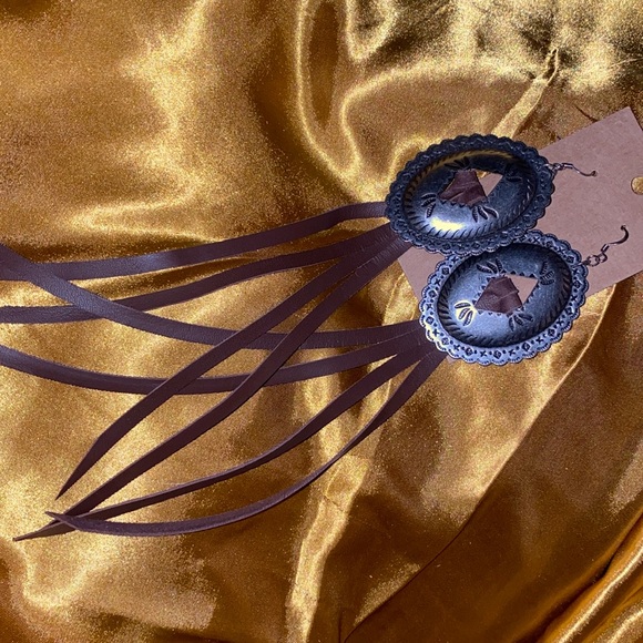 CONCHO EARRINGS - Picture 1 of 1